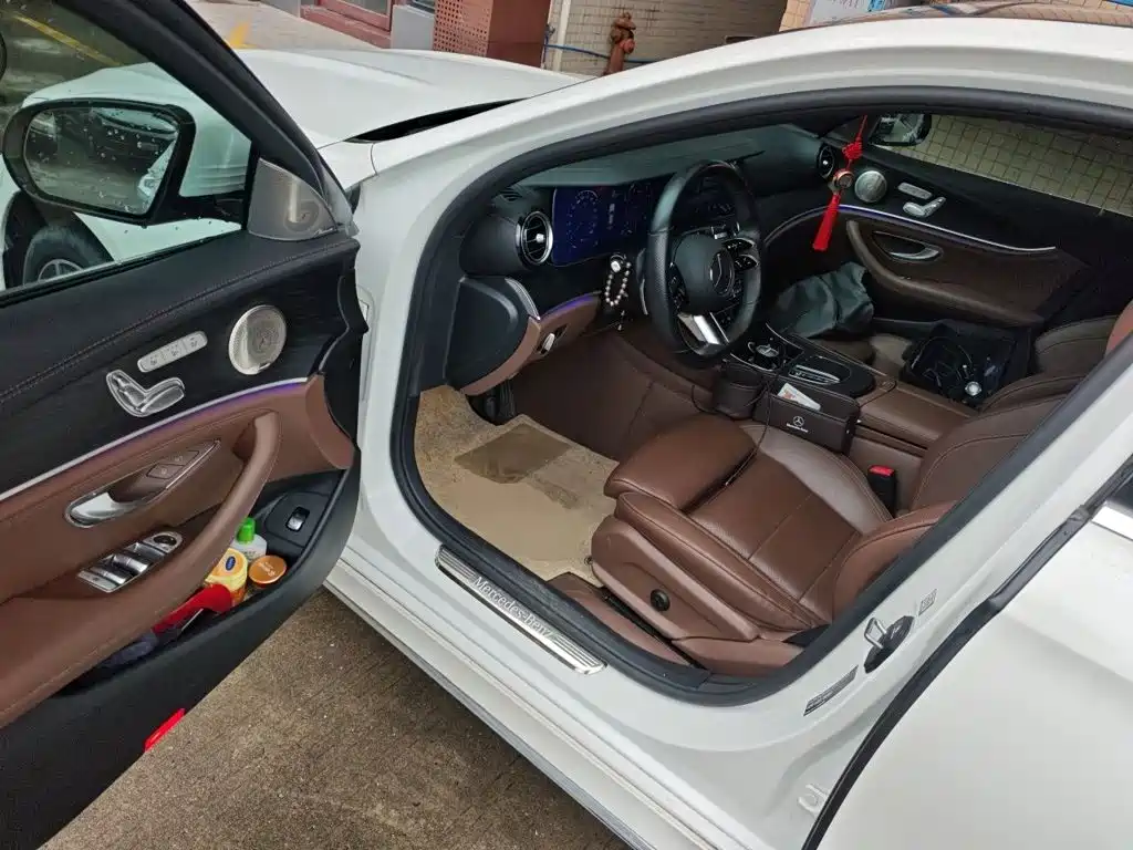 Mercedes-Benz E-Class 2022 — фото 13