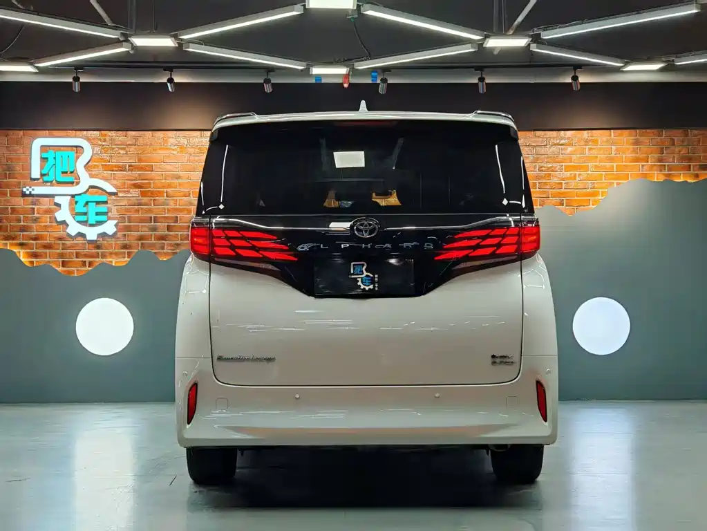 Toyota Alphard 2025 — фото 29