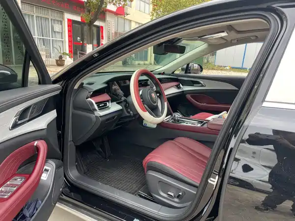 Hongqi H5 2025