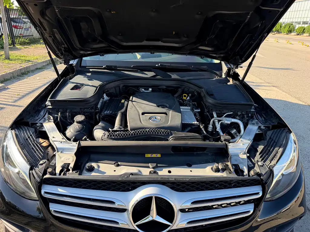 Mercedes-Benz GLC 2018 — фото 36