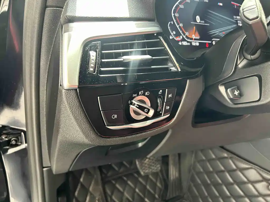 BMW 5 Series 2023 — фото 12