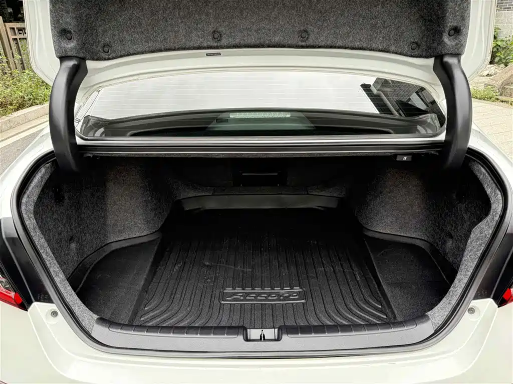 Honda Accord 2023 — фото 20