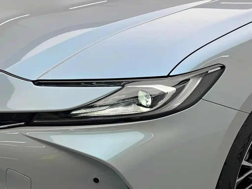 Toyota Camry 2025 — фото 10