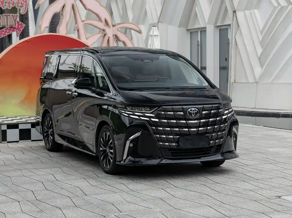 Toyota Alphard 2024 — фото 3
