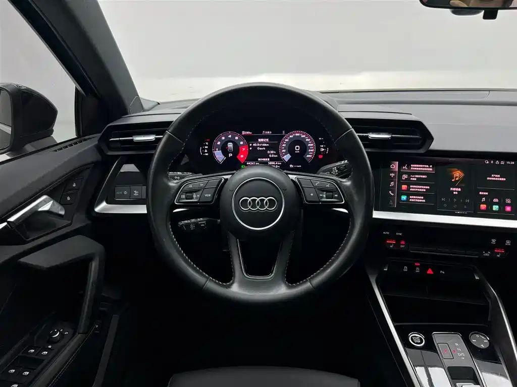 Audi A3 2022 — фото 19