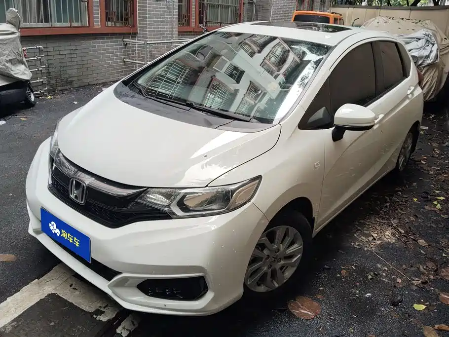 Honda Fit 2018 — фото 1