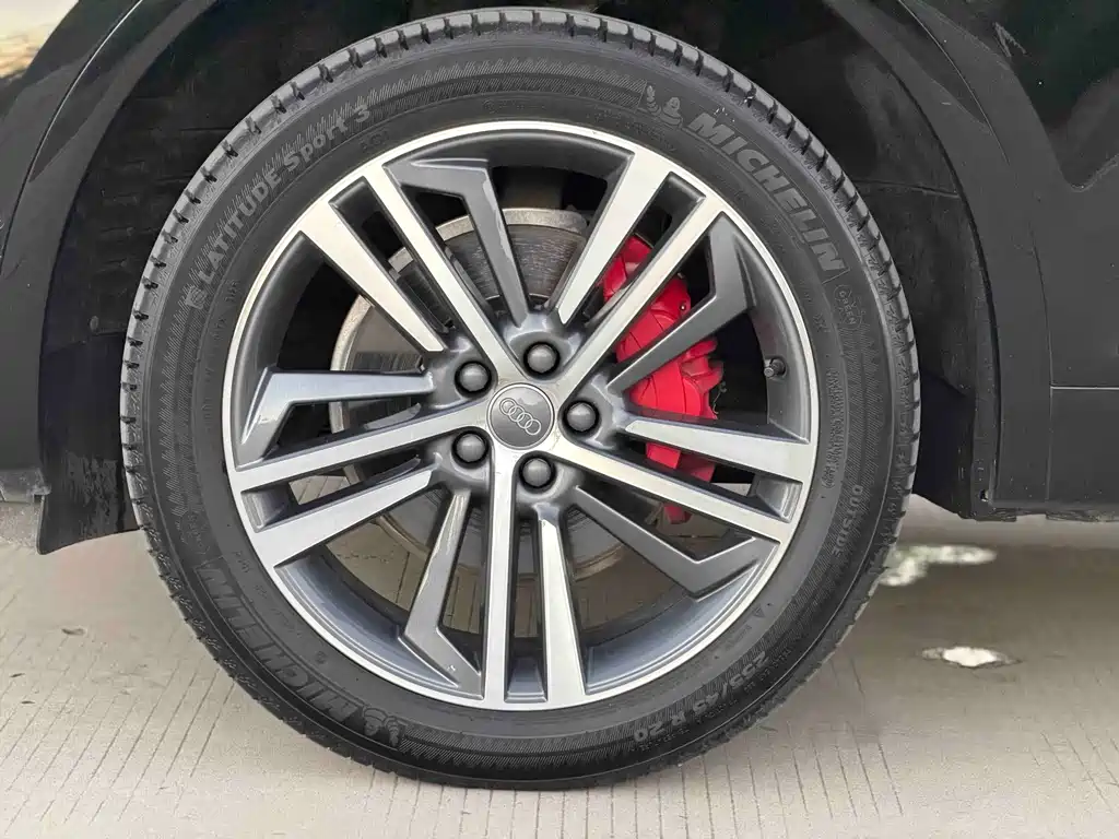 Audi Q5L Sportback 2021 — фото 25
