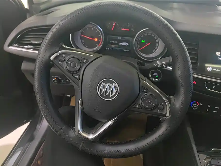 Buick Regal 2018 — фото 15