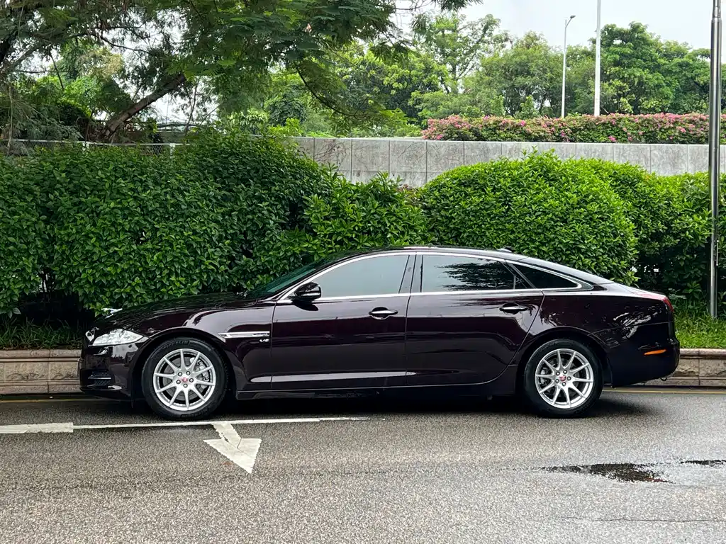 Jaguar XJ 2015 — фото 5