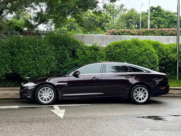 Jaguar XJ 2015