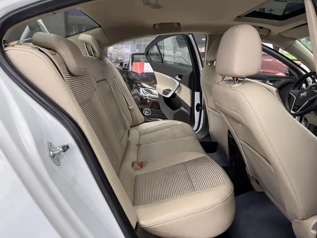 Buick Regal 2015 — фото 15