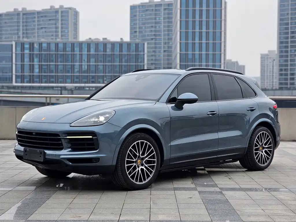 Porsche Cayenne 2019 — фото 1