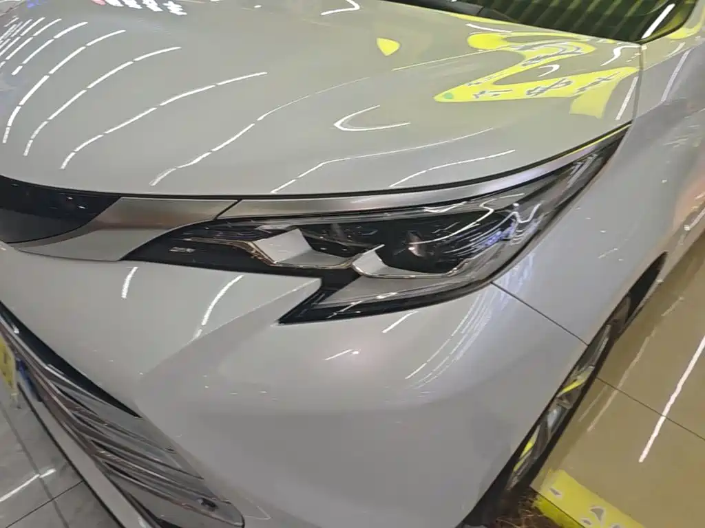 Toyota Sienna 2022 — фото 24