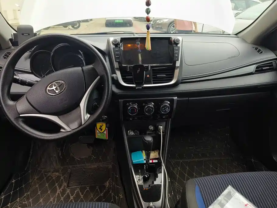 Toyota Yaris L 2018 — фото 11