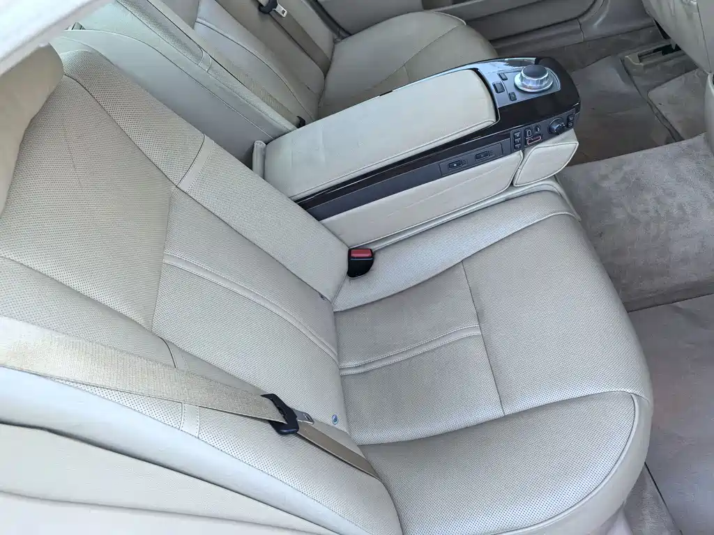 BMW 7 Series 2008 — фото 10