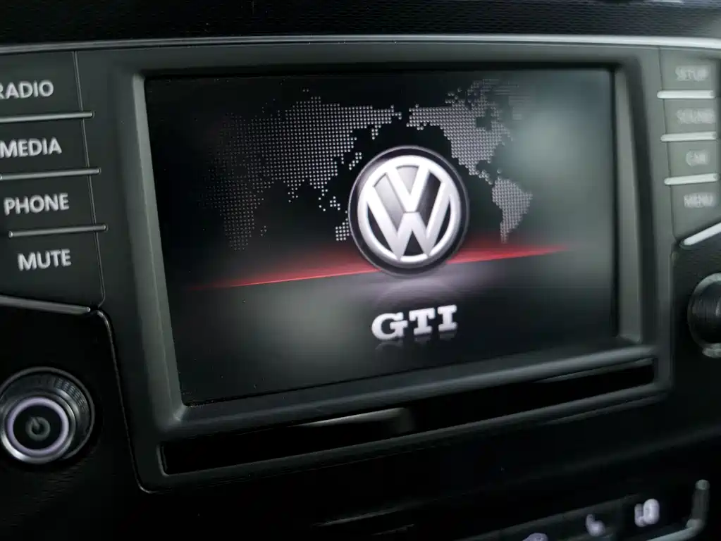 Volkswagen Golf GTI 2016 — фото 7