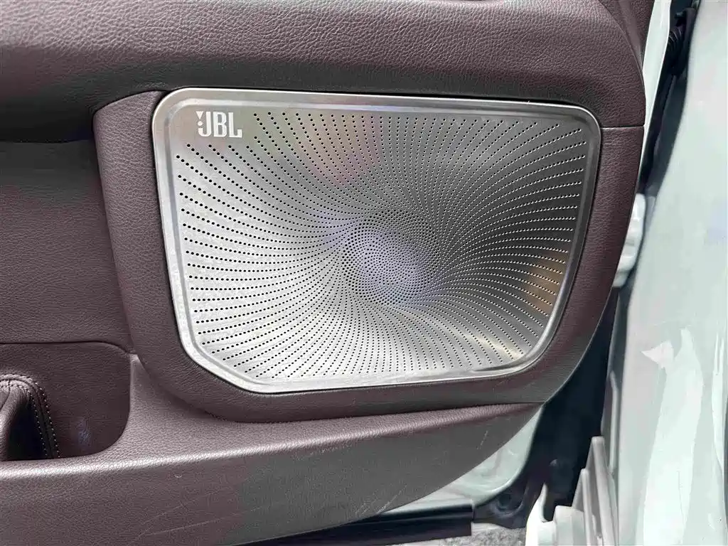 Toyota Sienna 2022 — фото 21