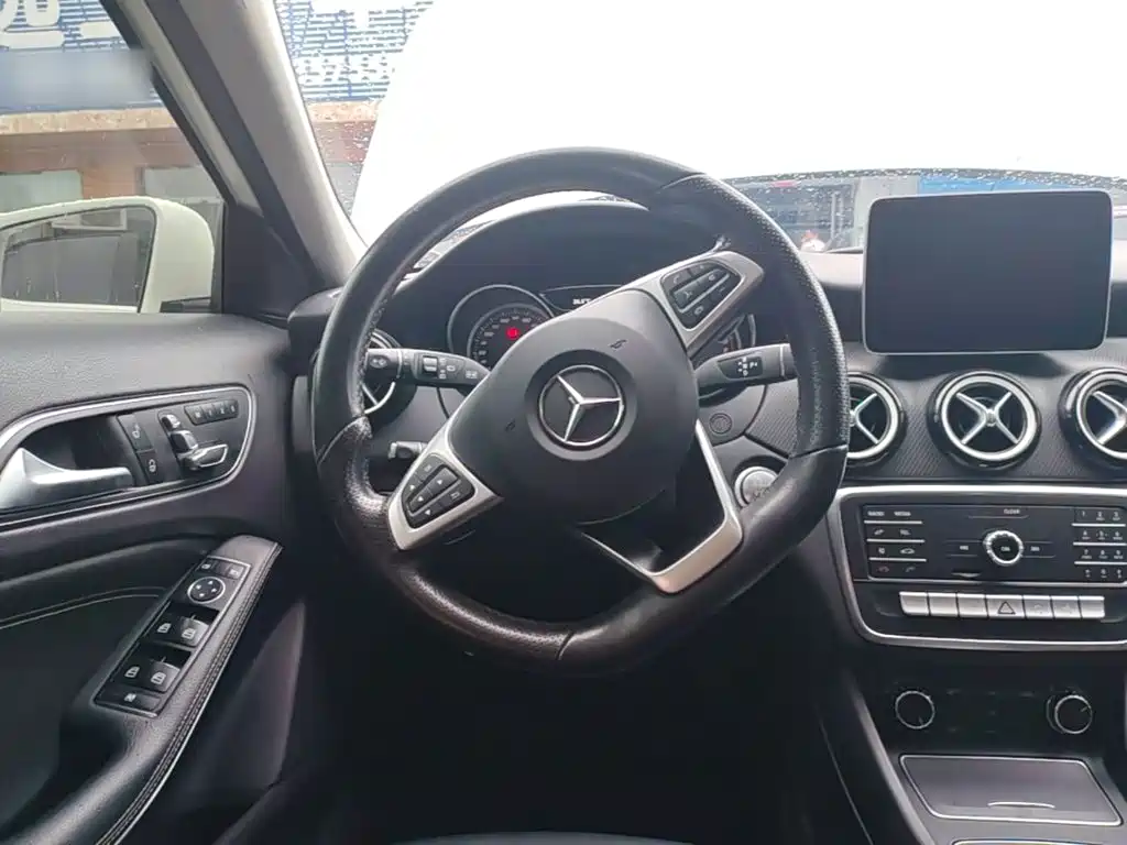 Mercedes-Benz GLA 2019 — фото 11