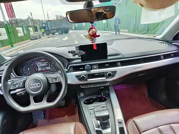 Audi A4L 2018