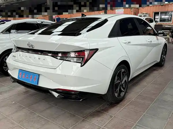 Hyundai Elantra 2023