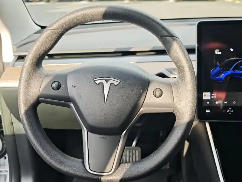 Tesla Model 3 2019 — фото 11