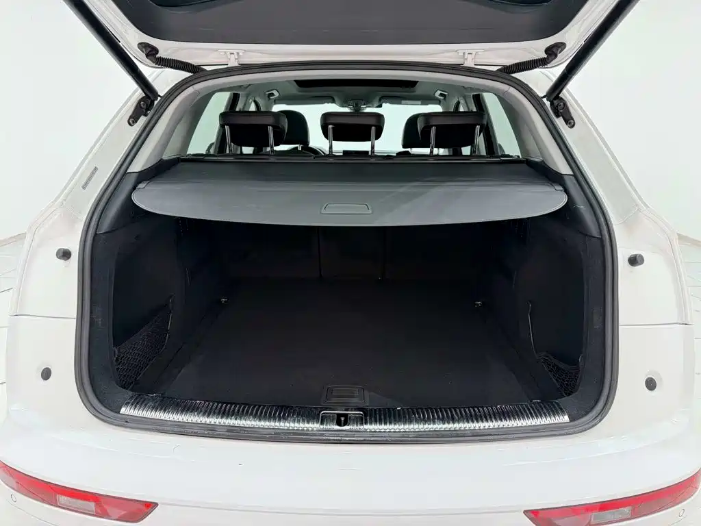 Audi Q5L 2019 — фото 28