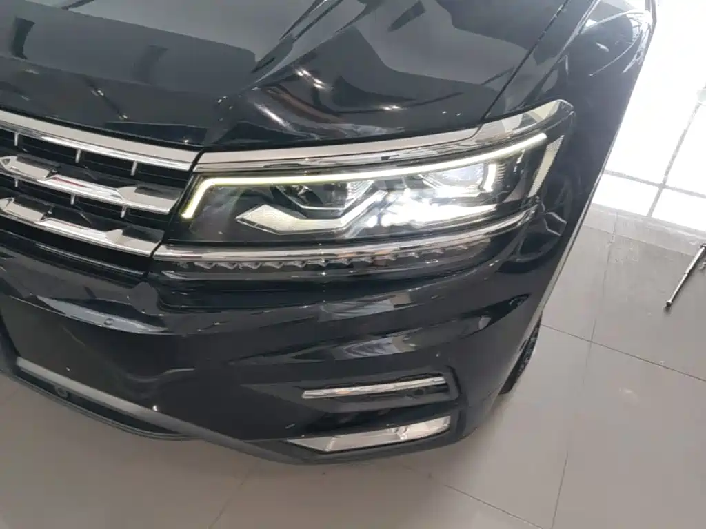 Volkswagen Tiguan L 2017 — фото 24