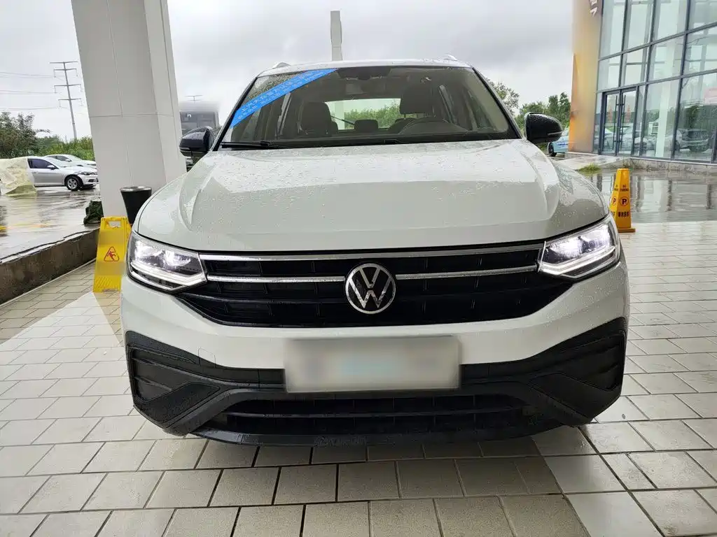 Volkswagen Tiguan L 2024 — фото 3