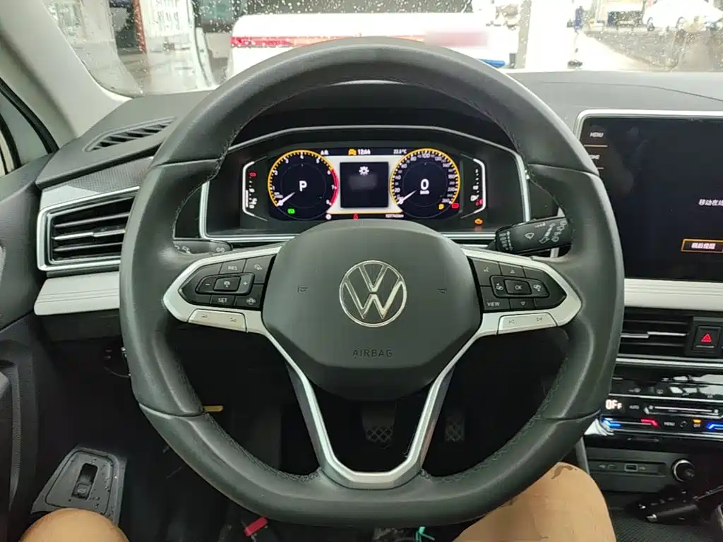 Volkswagen Tiguan L 2024 — фото 11