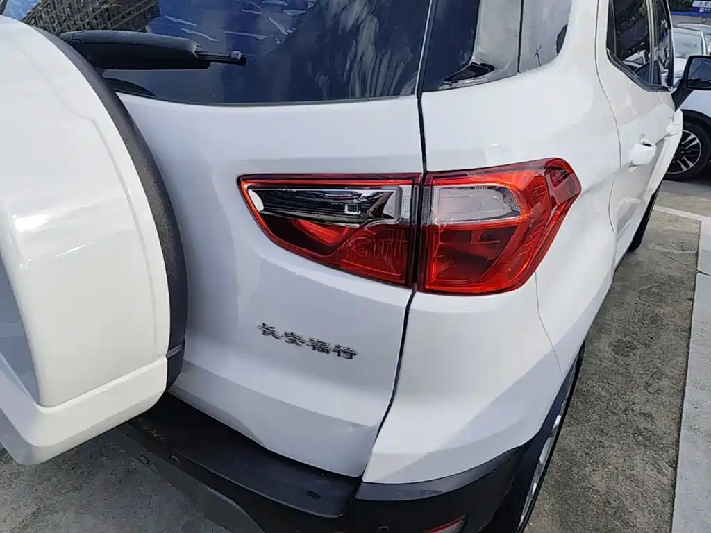 Ford EcoSport 2017 — фото 8