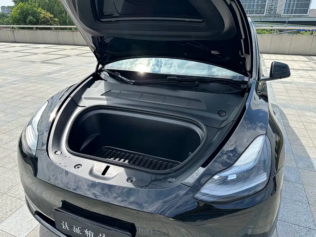 Tesla Model Y 2022 — фото 9