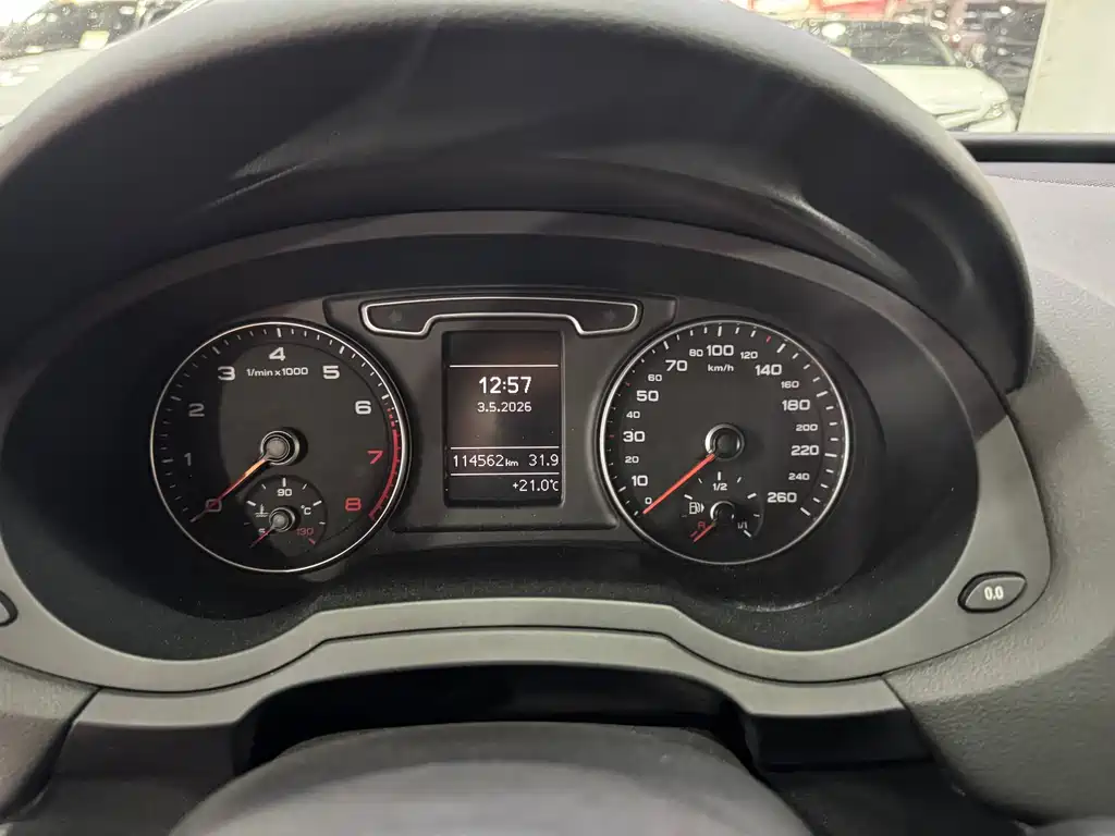 Audi Q3 2015 — фото 15