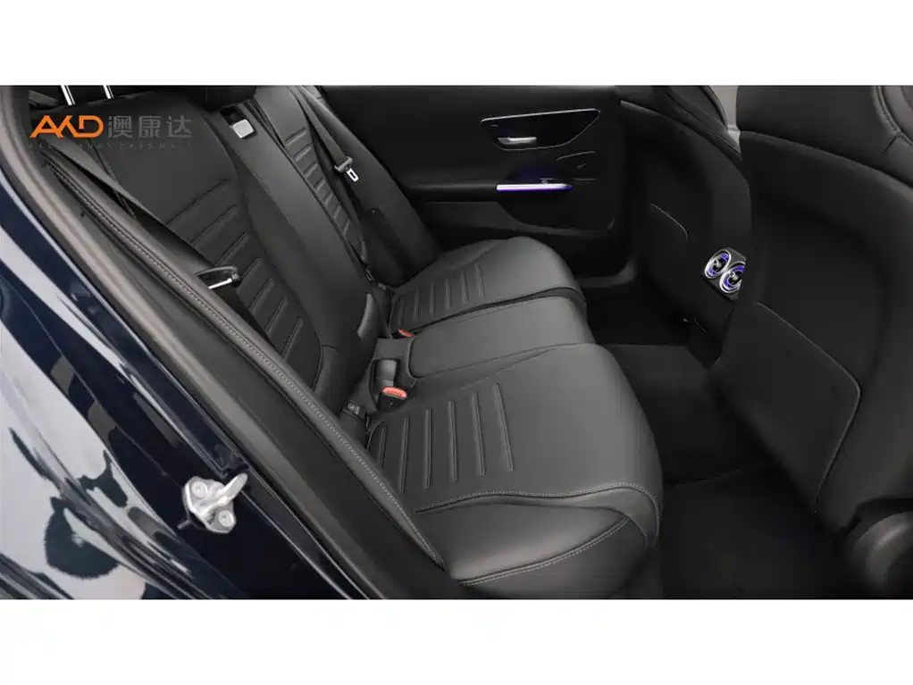 Mercedes-Benz C-Class 2023 — фото 8