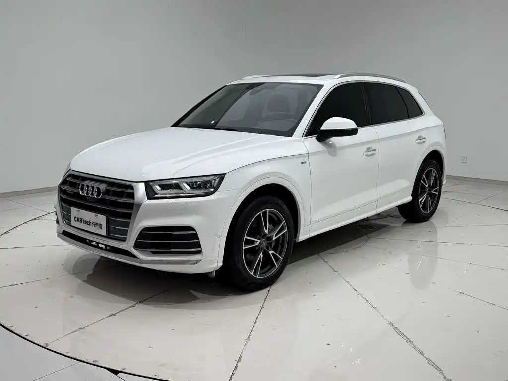Audi Q5L 2020 — фото 17