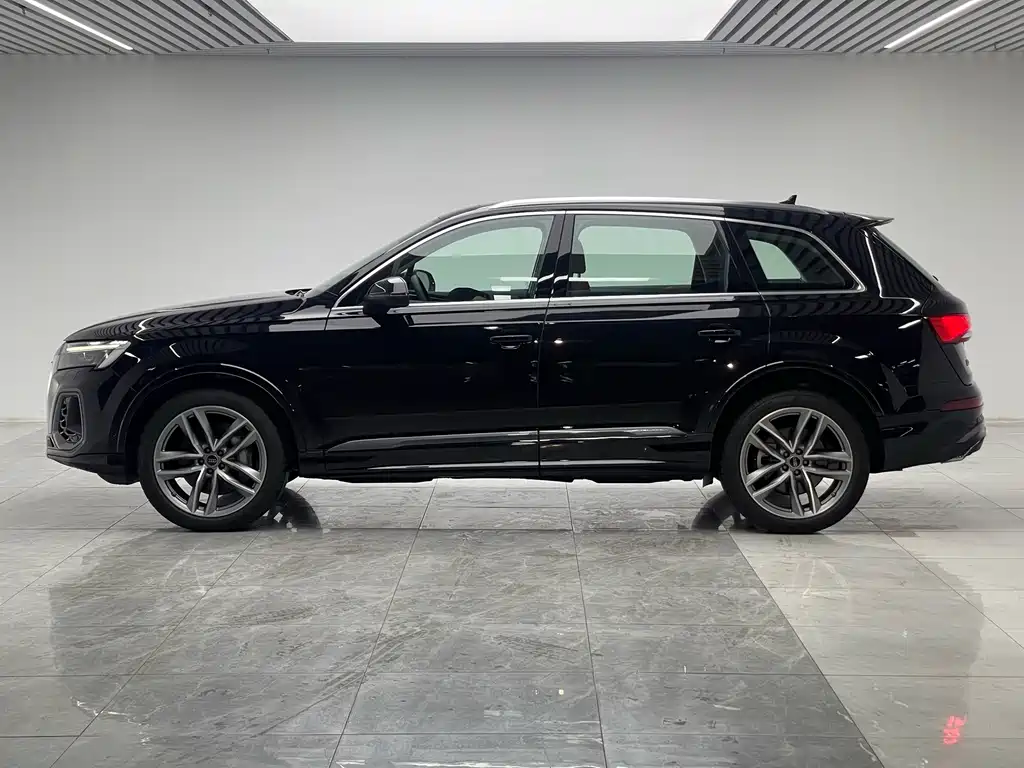 Audi Q7 2025 — фото 7