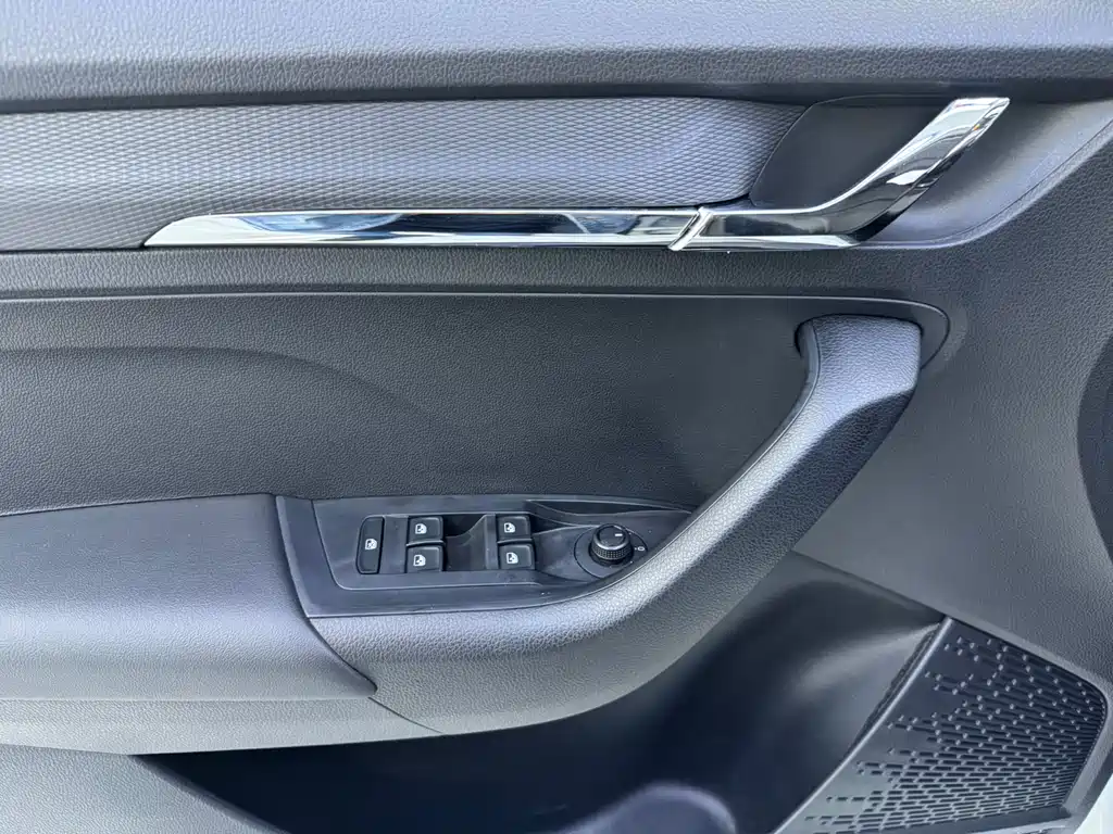 Skoda Kamiq 2023 — фото 10