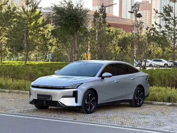 Geely Galaxy L6 2025