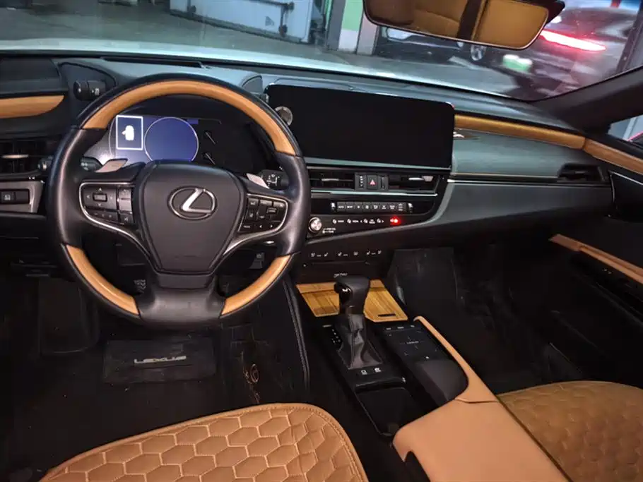Lexus ES 2022 — фото 12