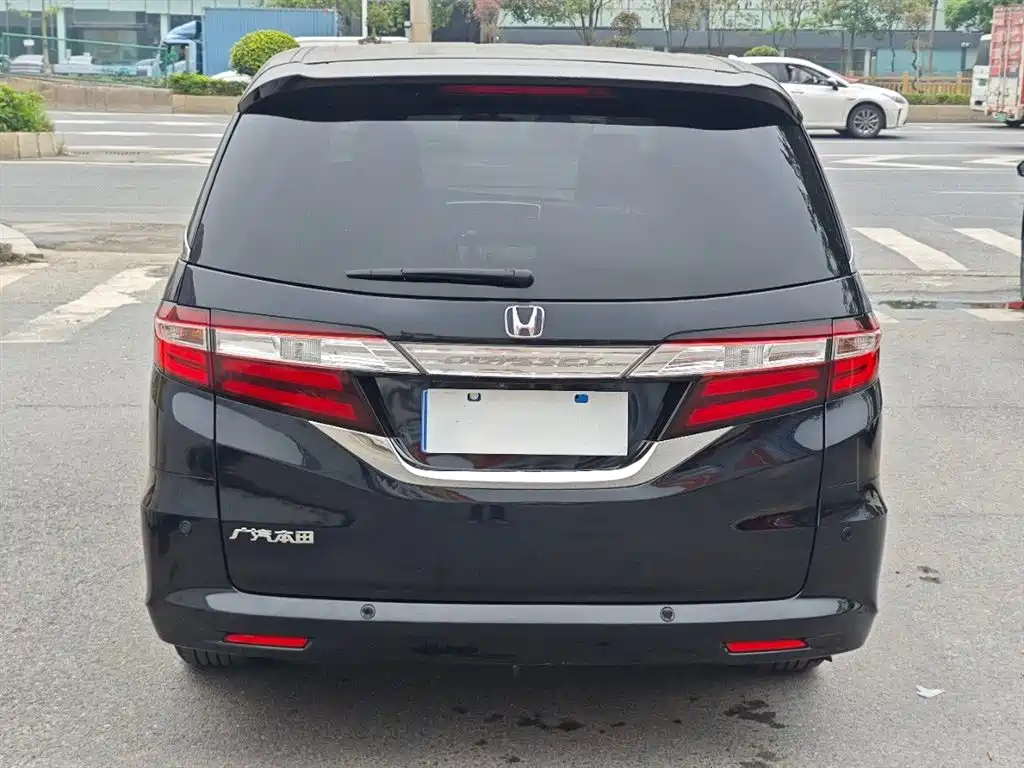 Honda Odyssey 2017 — фото 9