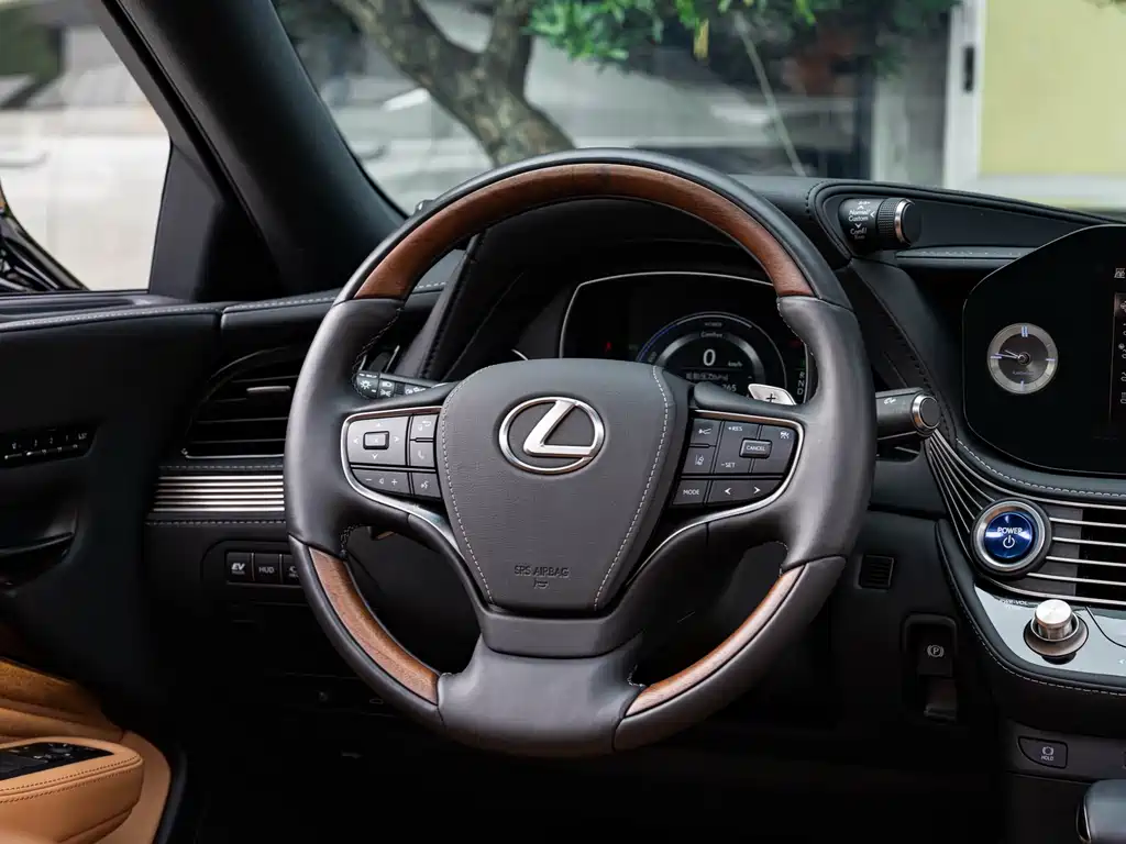 Lexus LS 2022 — фото 14