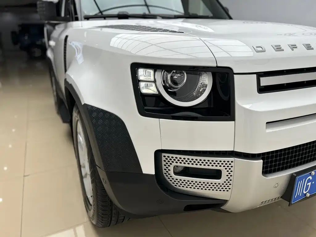 Land Rover Defender 2024 — фото 22