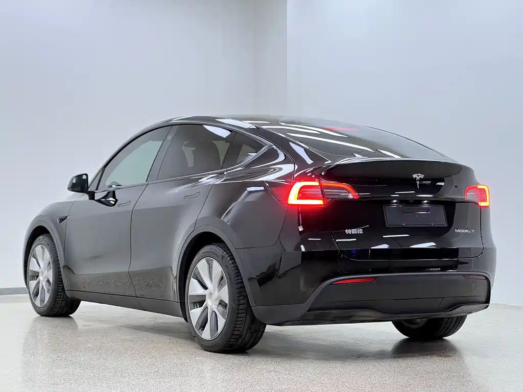 Tesla Model Y 2022 — фото 25