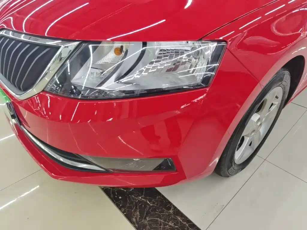 Skoda Rapid Spaceback 2018 — фото 24
