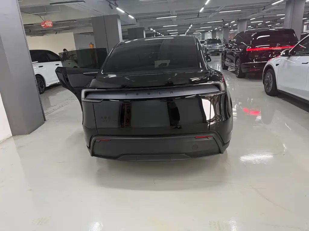 Tesla Model Y 2026