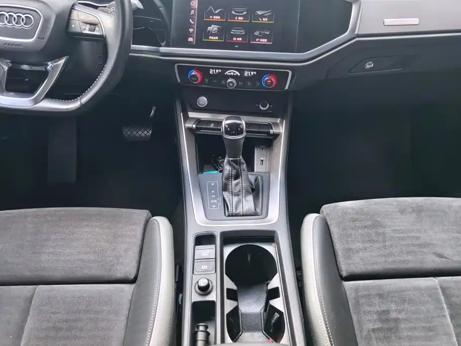 Audi Q3 2020 — фото 16