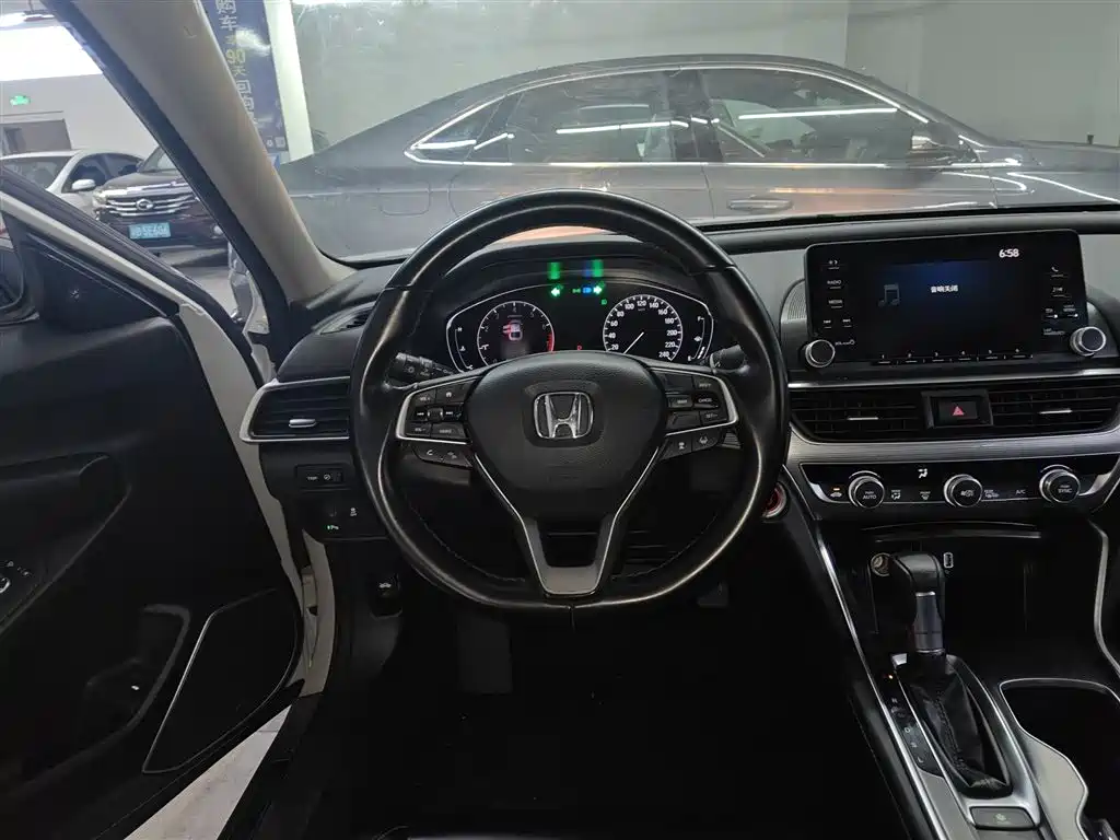 Honda Accord 2019 — фото 7