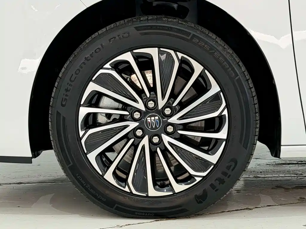 Buick GL8 New Energy 2025 — фото 11