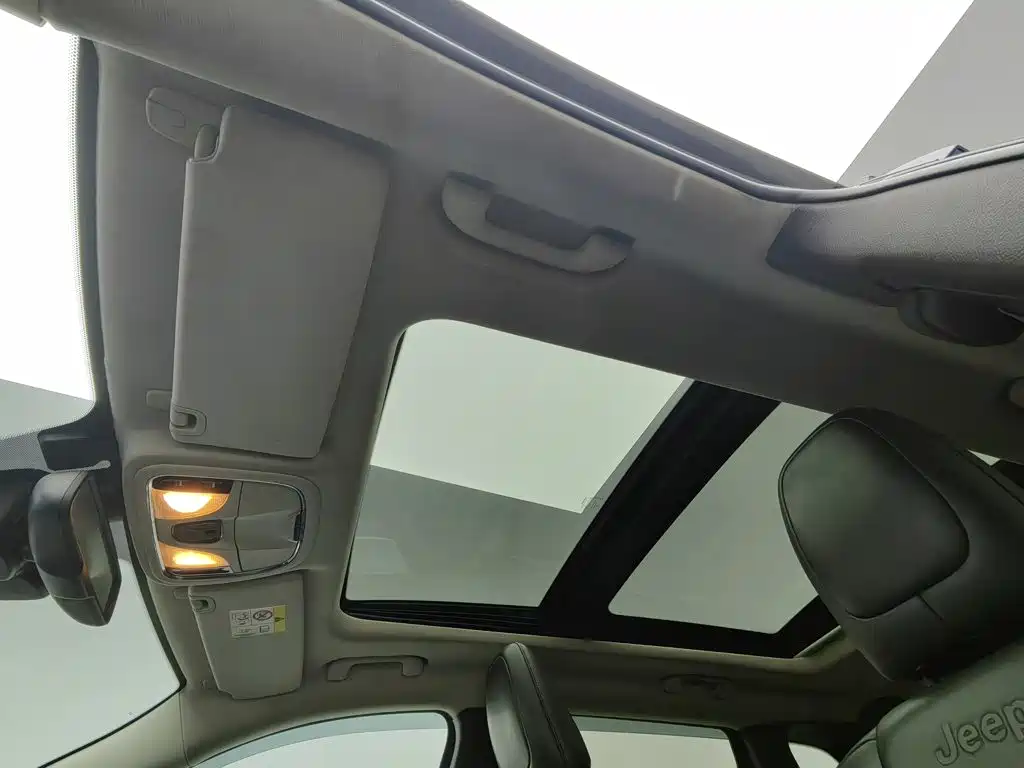 Jeep Cherokee 2014 — фото 14