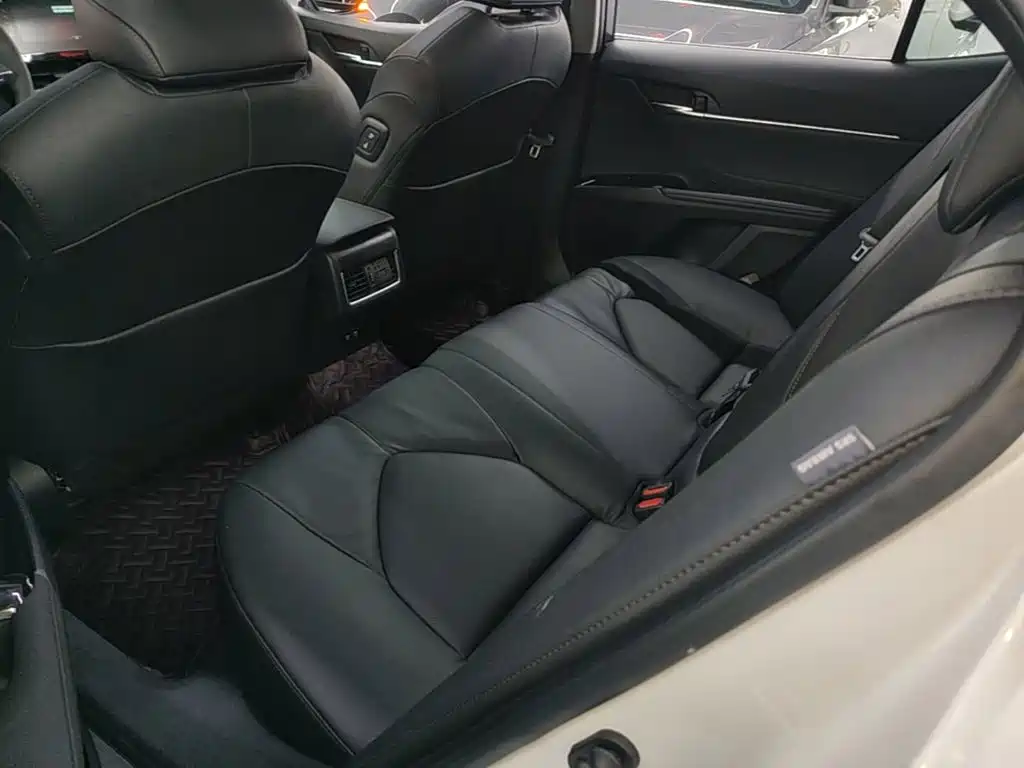 Toyota Camry 2021 — фото 17