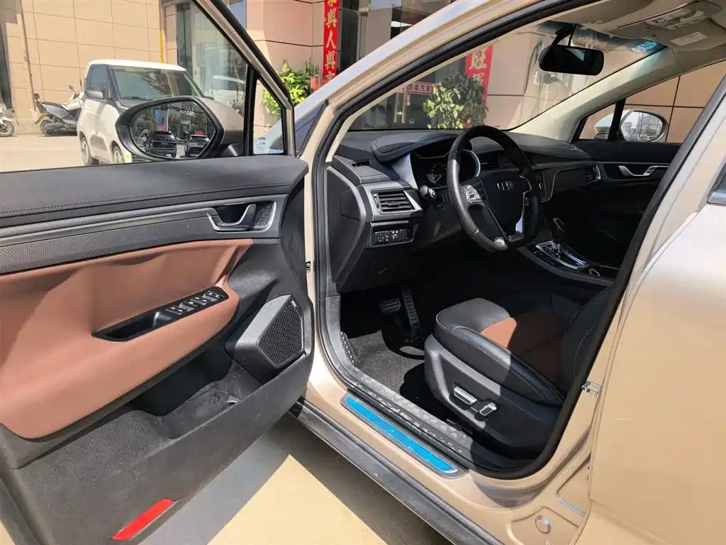 Geely Emgrand GS 2017 — фото 16